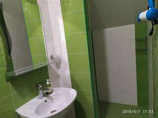 Отель NaNa Бердянск Стандартный двухместный номер с 1 кроватью-4